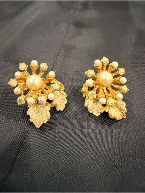 50's/60's B.S.K. Clip-On Earrings Classic Vintage Look!